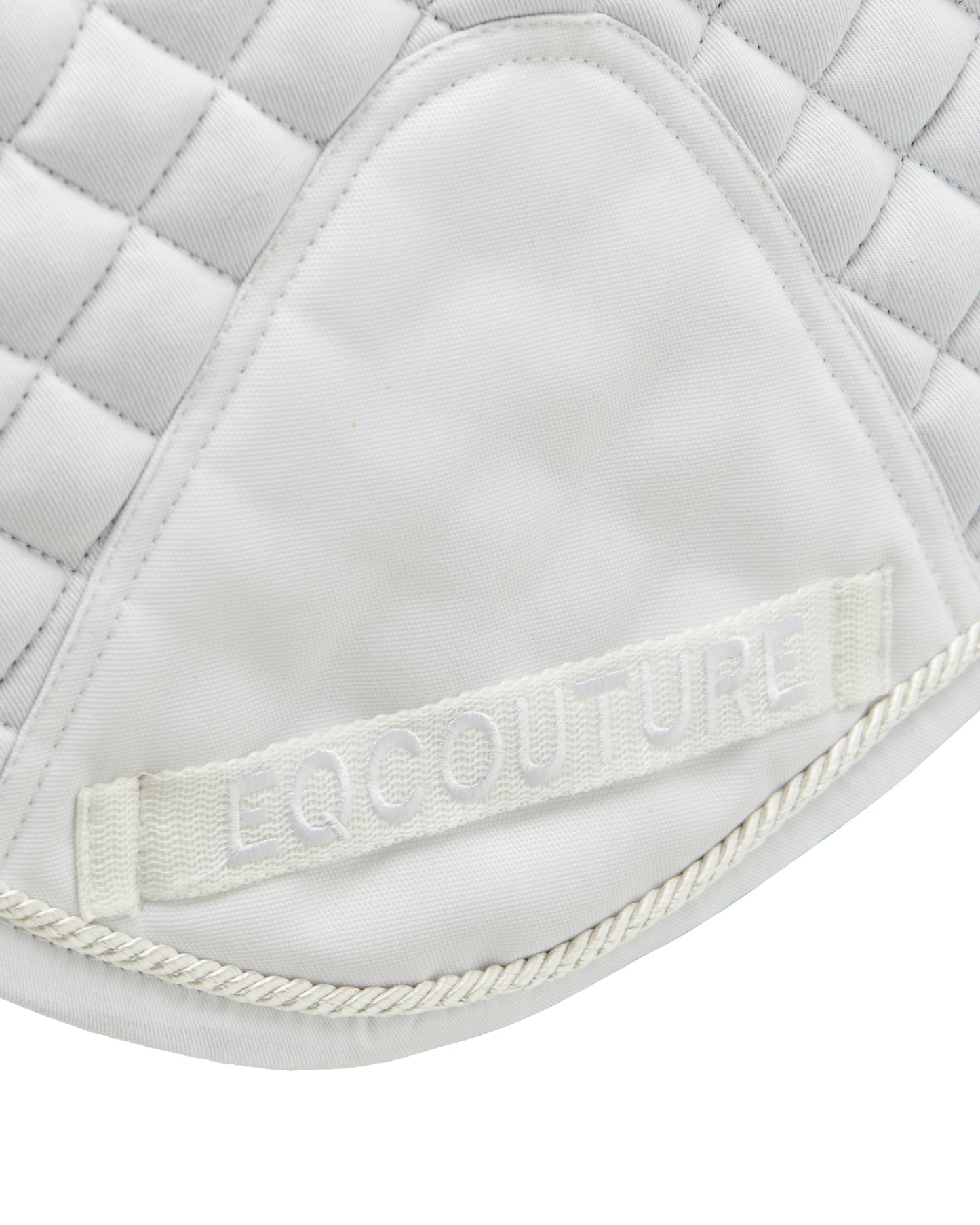 Equestrian white competition quilted jumping saddle pad/numnahs.