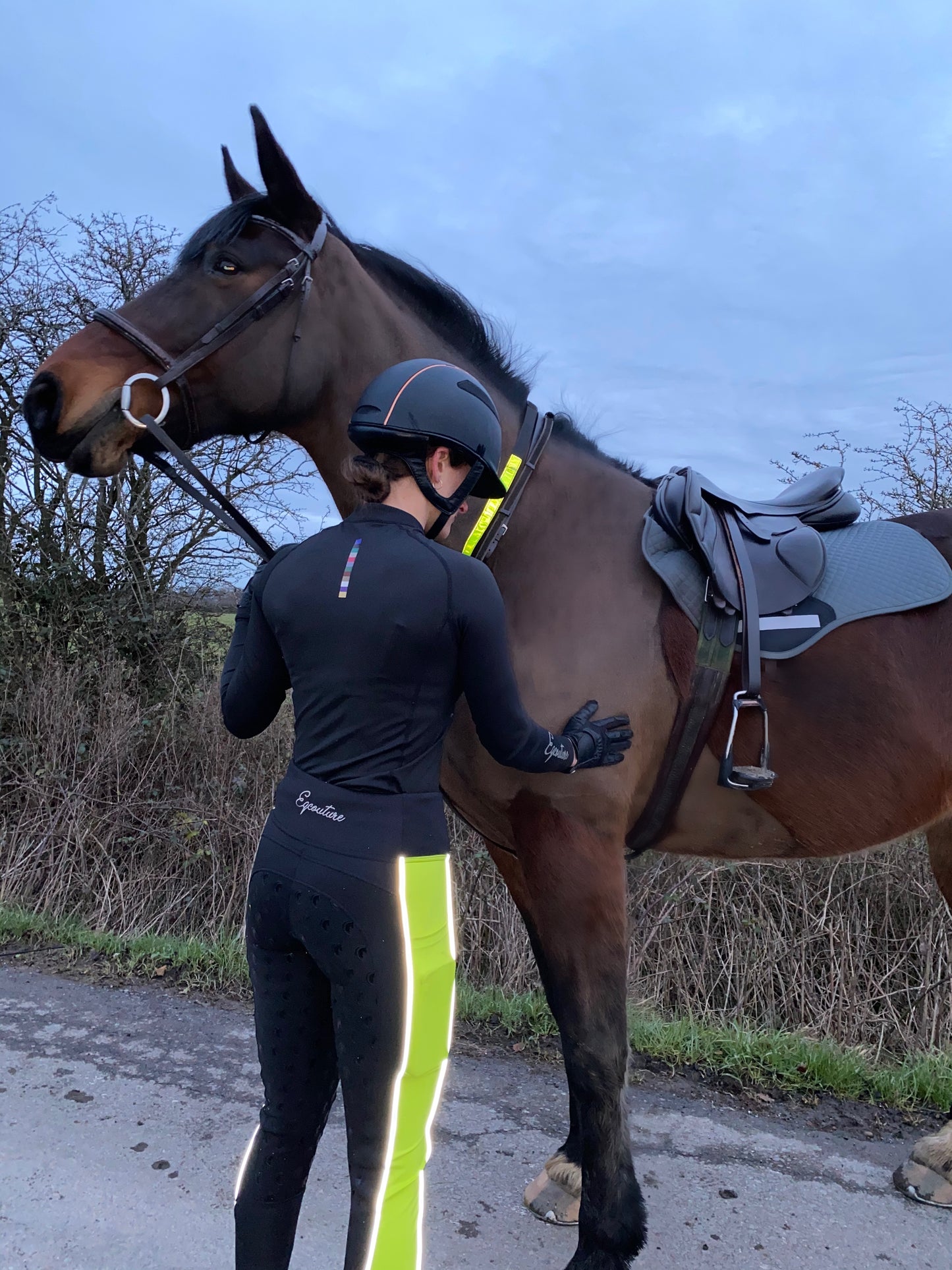 Horse Riding Leggings tights with phone pockets - black hi vis reflective- Eqcouture